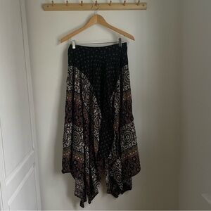 American Eagle Outfitters Black and Brown Asymmetrical Skirt